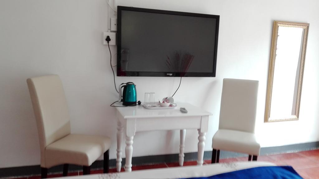 Thembisi Guesthouse 纽卡斯尔 外观 照片